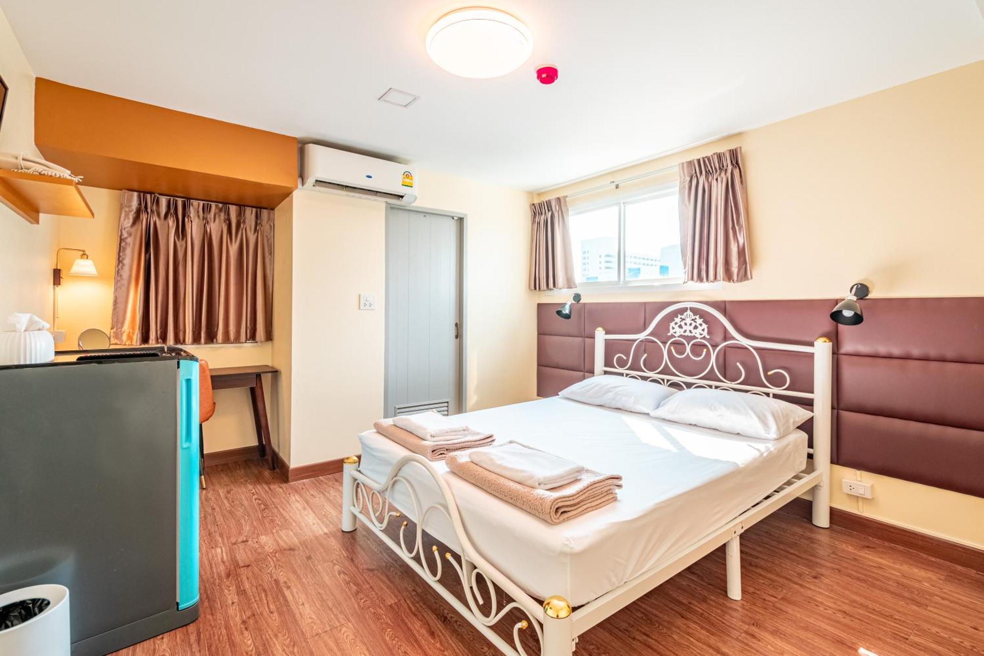 Hotel The Victory View (Adults Only) Bangkok Esterno foto